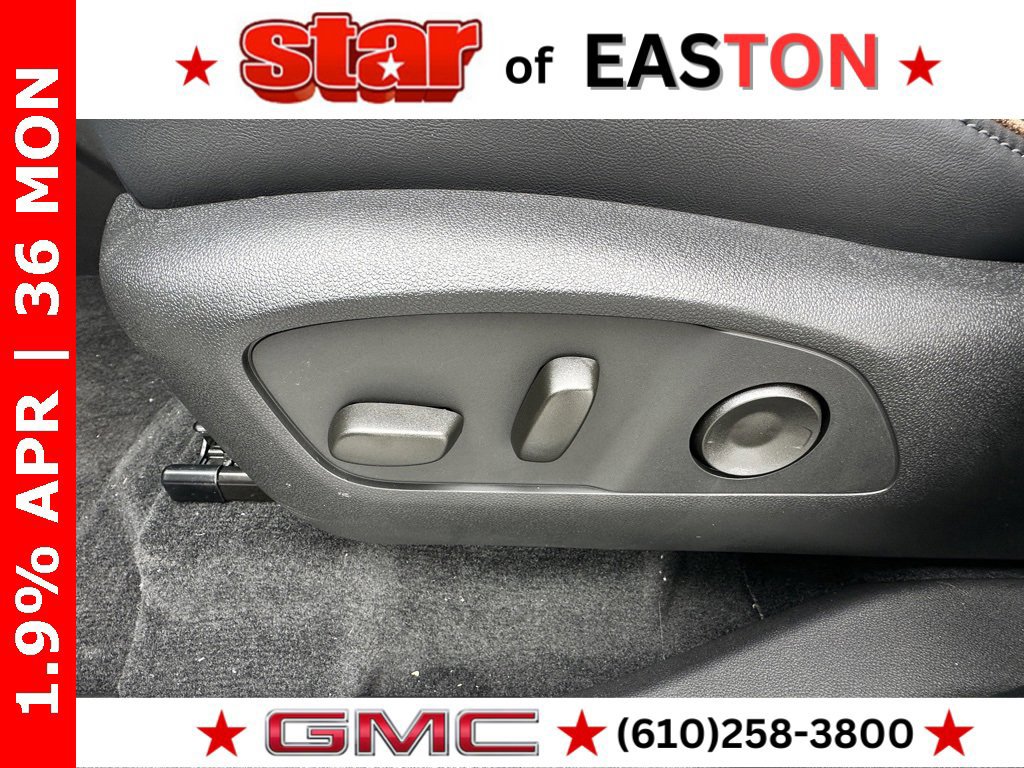 New 2026 GMC Acadia AT4 w/ Luxury Package image 13