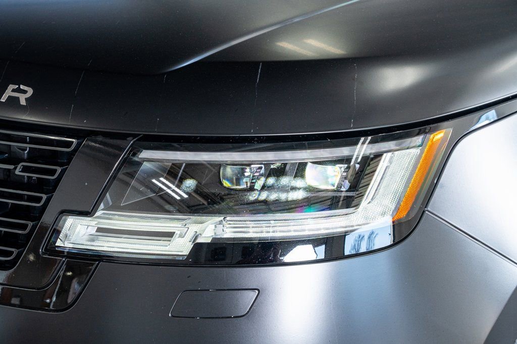 Used 2022 Land Rover Range Rover SE image 13