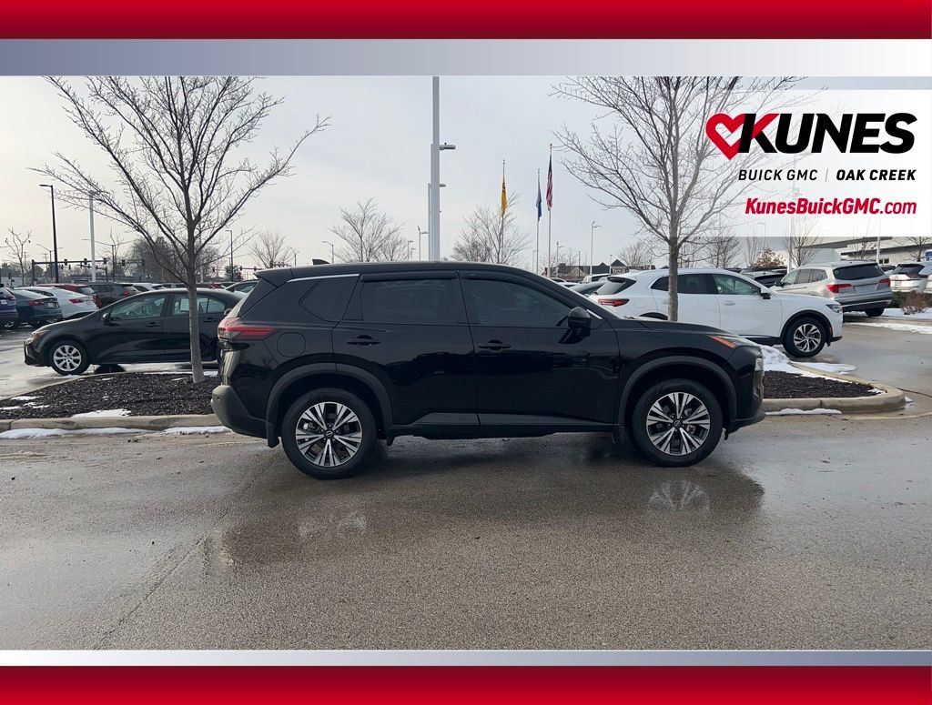 Used 2022 Nissan Rogue SV image 3