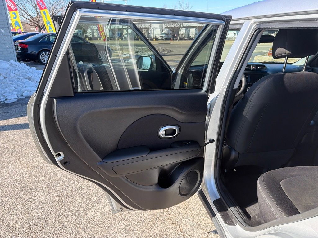 Used 2017 Kia Soul FWD image 22