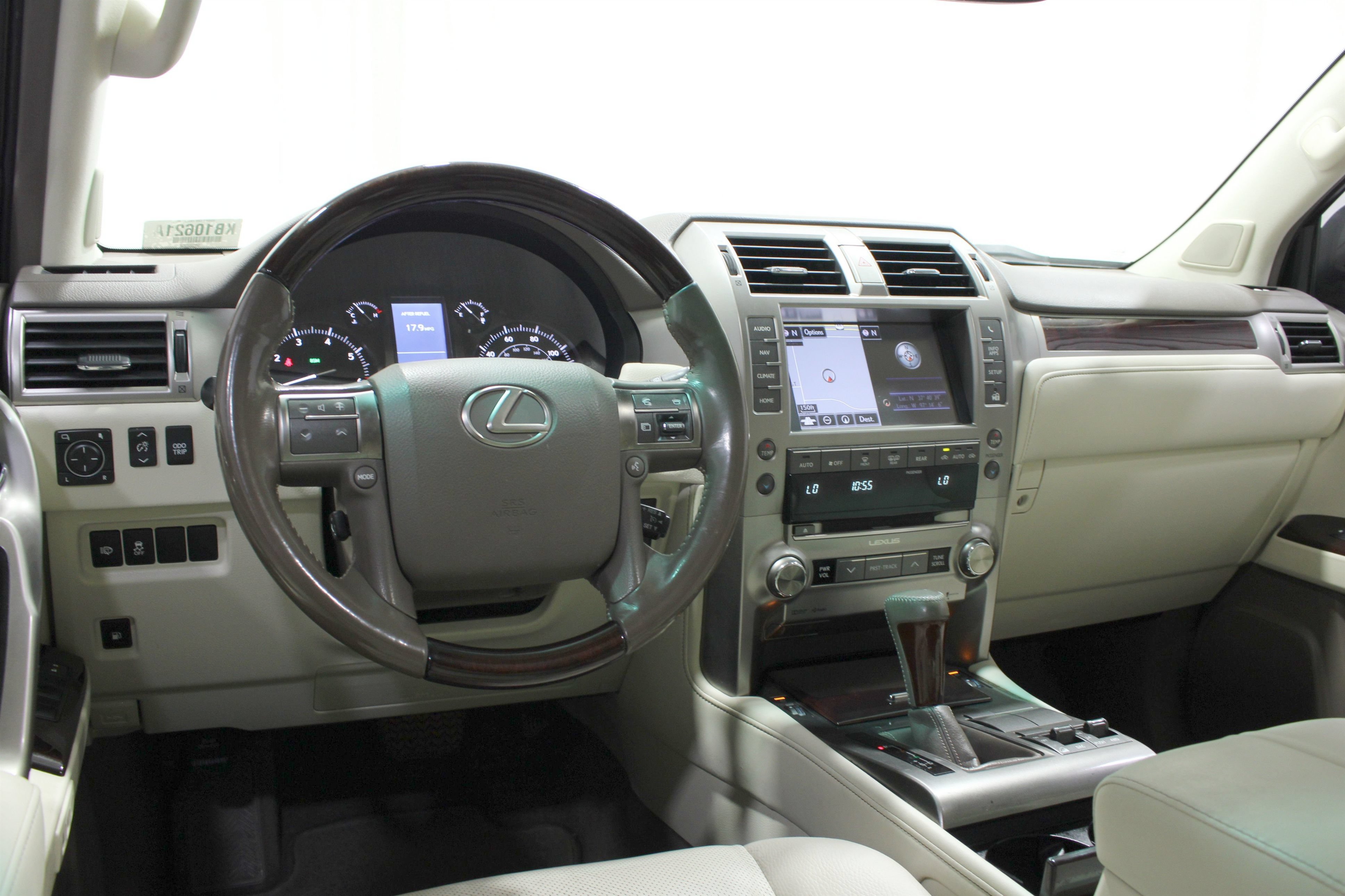 Used 2017 Lexus GX 460 Premium AWD/4WD image 2