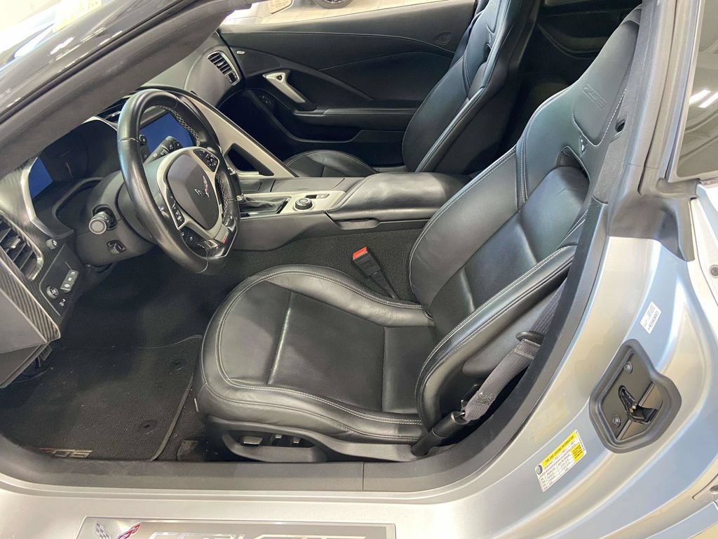 Used 2015 Chevrolet Corvette Z06 w/ 3LZ Preferred Equipment Group RWD image 20