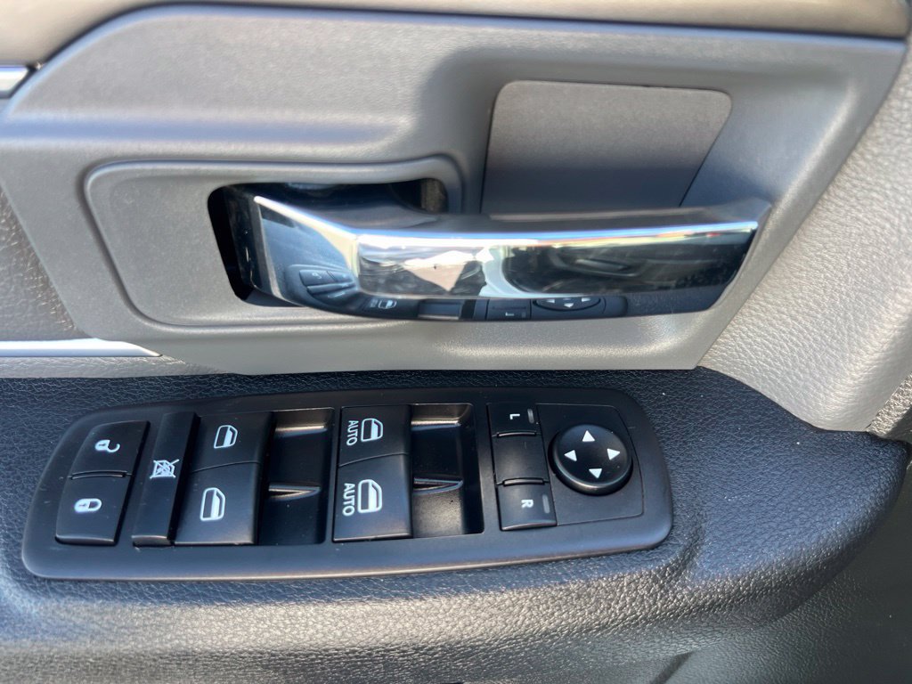 Used 2024 RAM 1500 Classic SLT AWD/4WD image 28