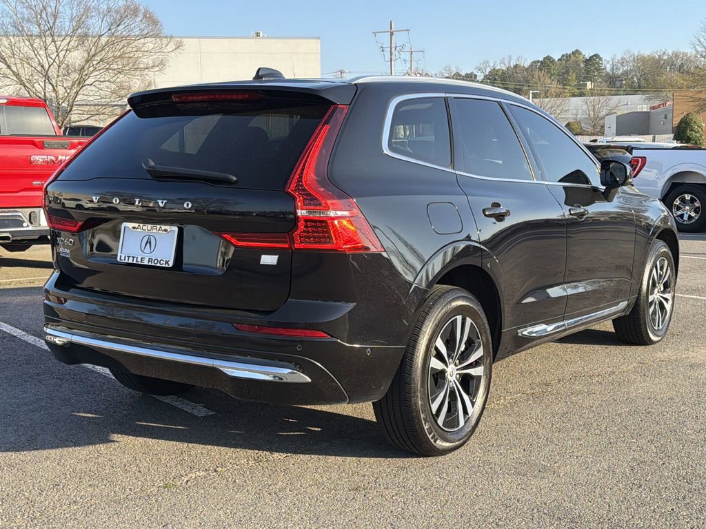 Used 2022 Volvo XC60 T8 Inscription image 3