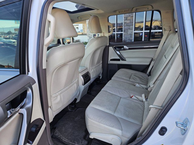 Used 2014 Lexus GX 460 image 24