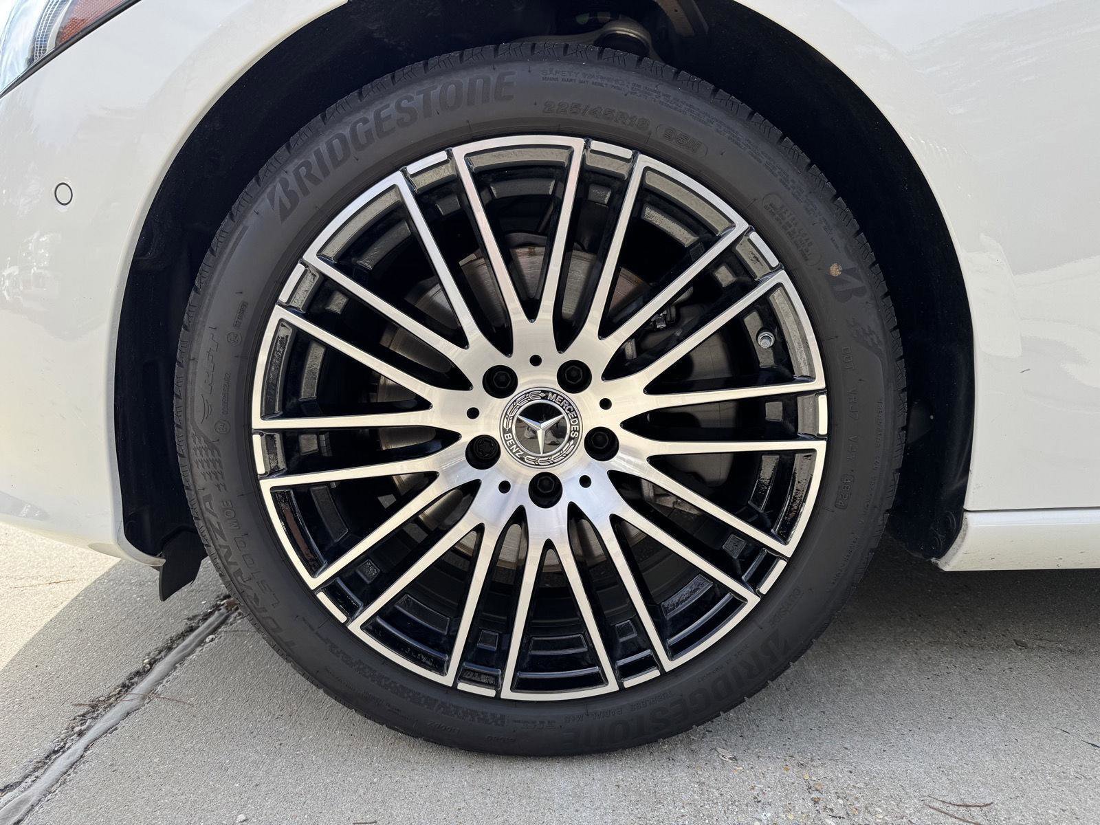 Certified 2025 Mercedes-Benz C 300 Sedan image 4