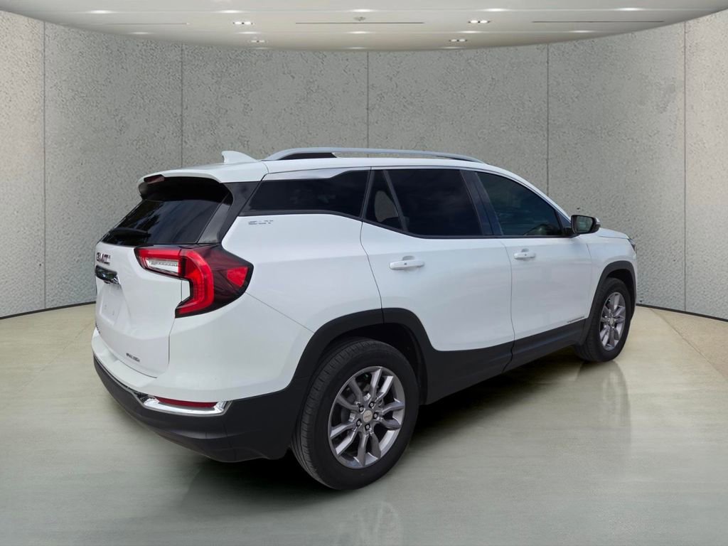 Used 2024 GMC Terrain SLT image 3