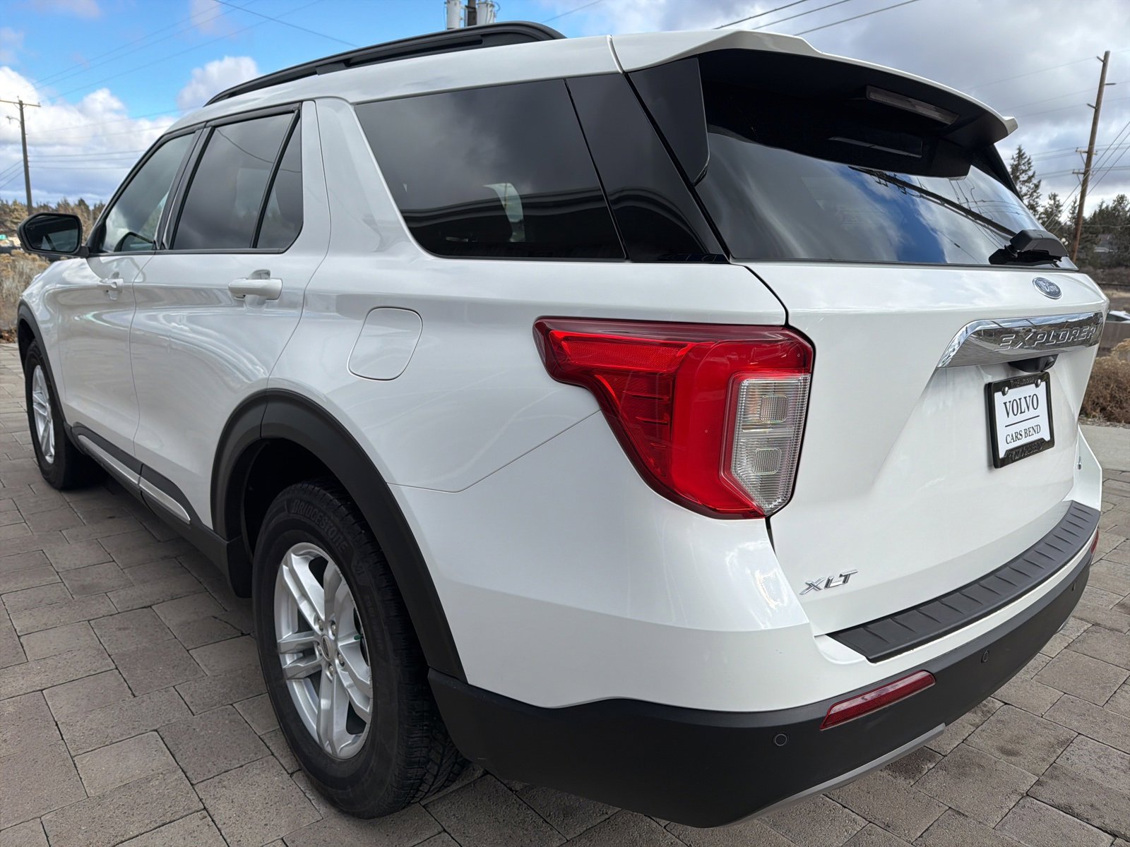 Used 2020 Ford Explorer XLT w/ Equipment Group 202A image 4