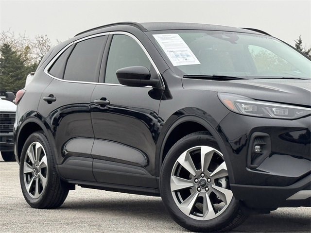 Certified 2025 Ford Escape Platinum image 3