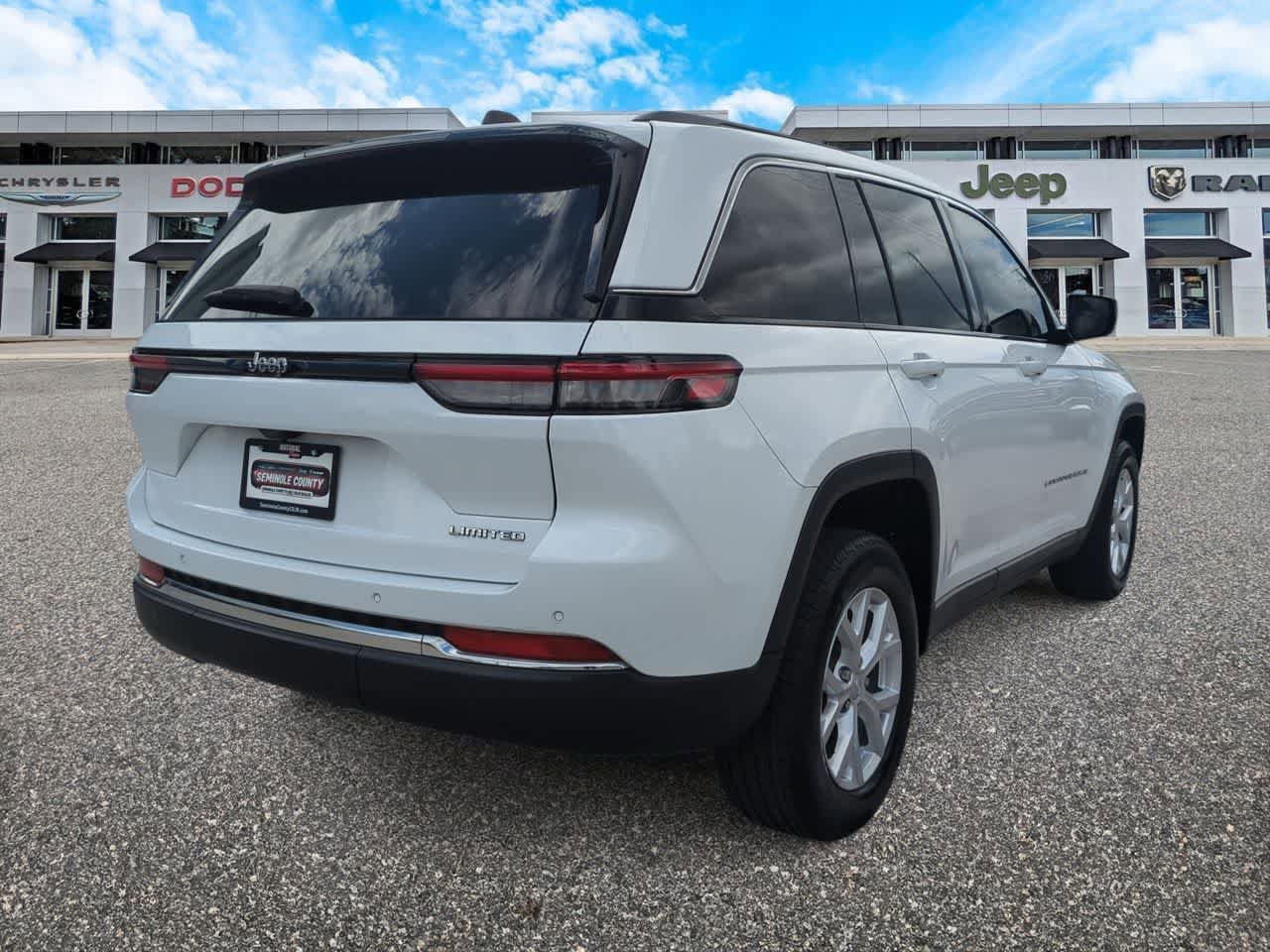 Used 2023 Jeep Grand Cherokee Limited RWD image 8