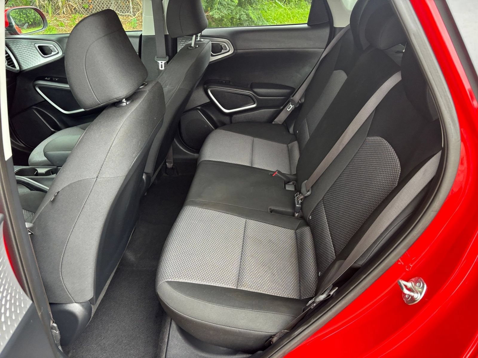 Used 2025 Kia Soul LX w/ LX Technology Package FWD image 25