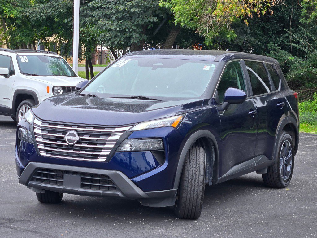 Used 2024 Nissan Rogue SV FWD image 4