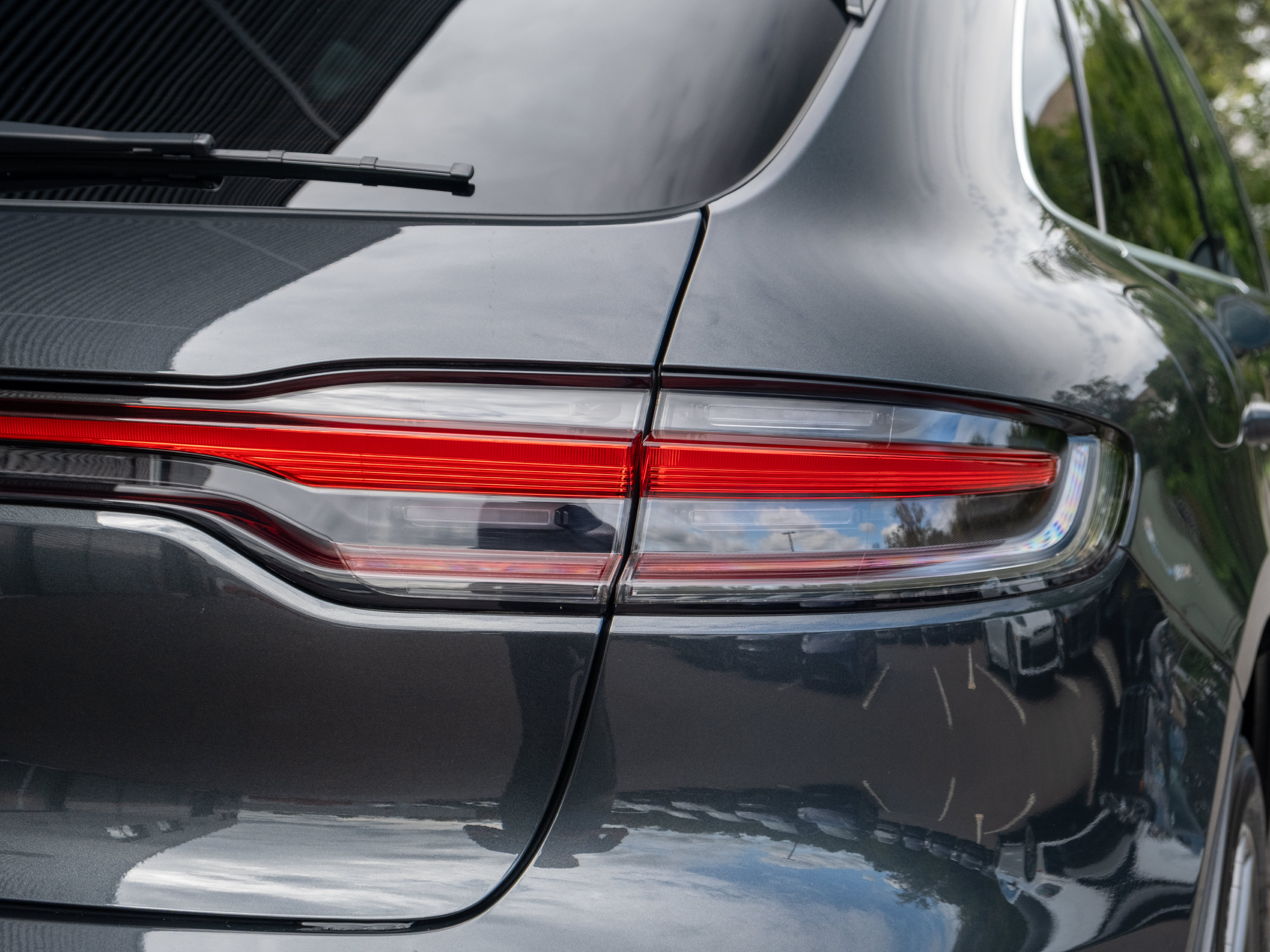 Certified 2023 Porsche Macan AWD/4WD image 21