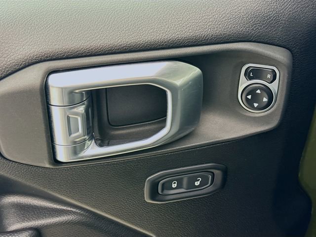 Used 2024 Jeep Wrangler Willys image 17