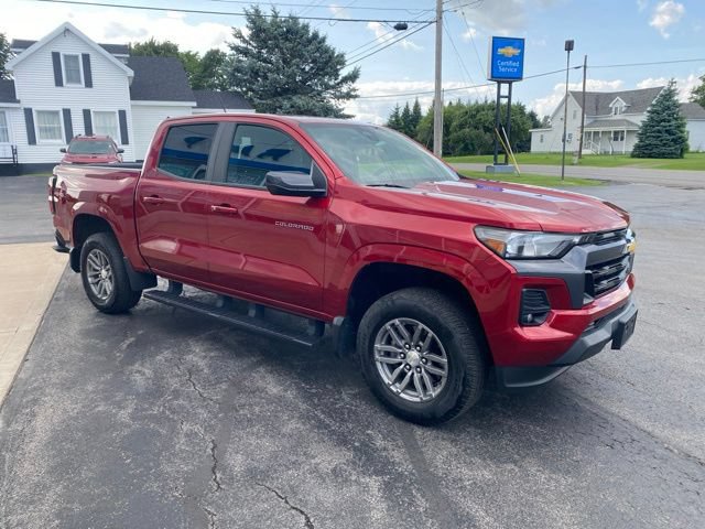 Used 2024 Chevrolet Colorado LT w/ LT Convenience Package II AWD/4WD image 5