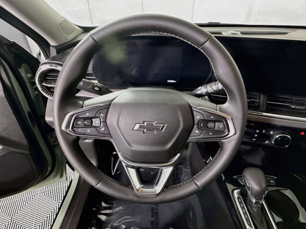 Used 2025 Chevrolet Trax ACTIV FWD image 18