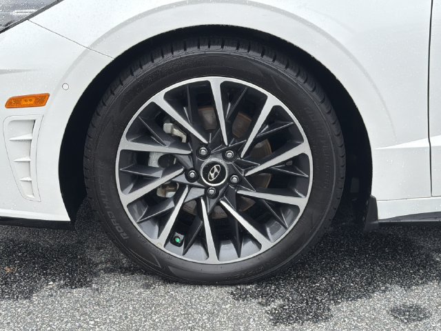 Certified 2022 Hyundai Sonata Limited w/ Preferred Accessory Package FWD image 13