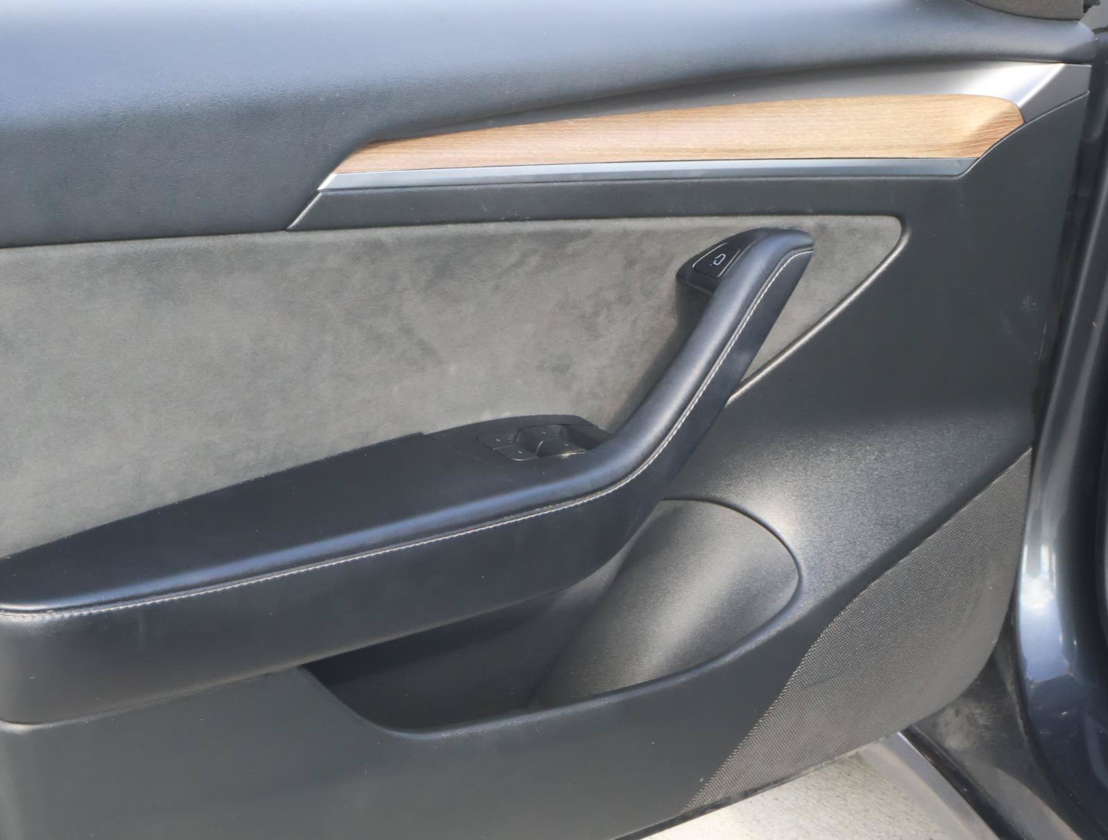 Used 2023 Tesla Model 3 Standard Range RWD image 13