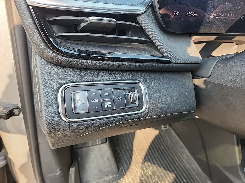 Certified 2025 Buick Enclave Sport Touring w/ Power Package AWD/4WD image 14