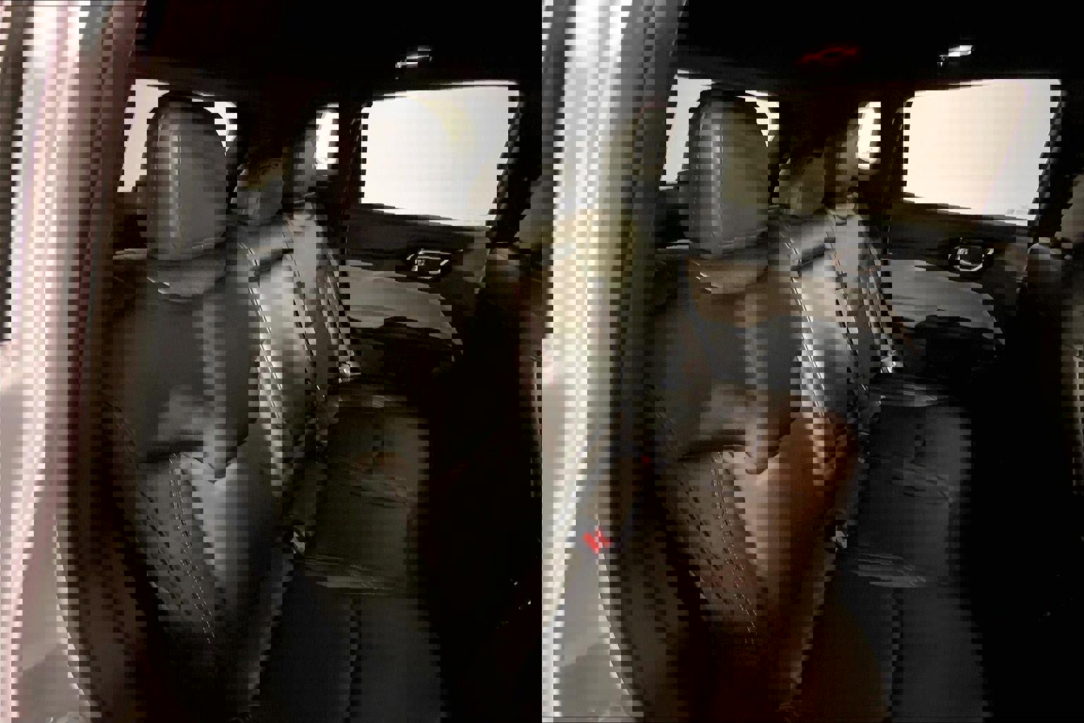 Used 2025 Jeep Compass Limited image 23