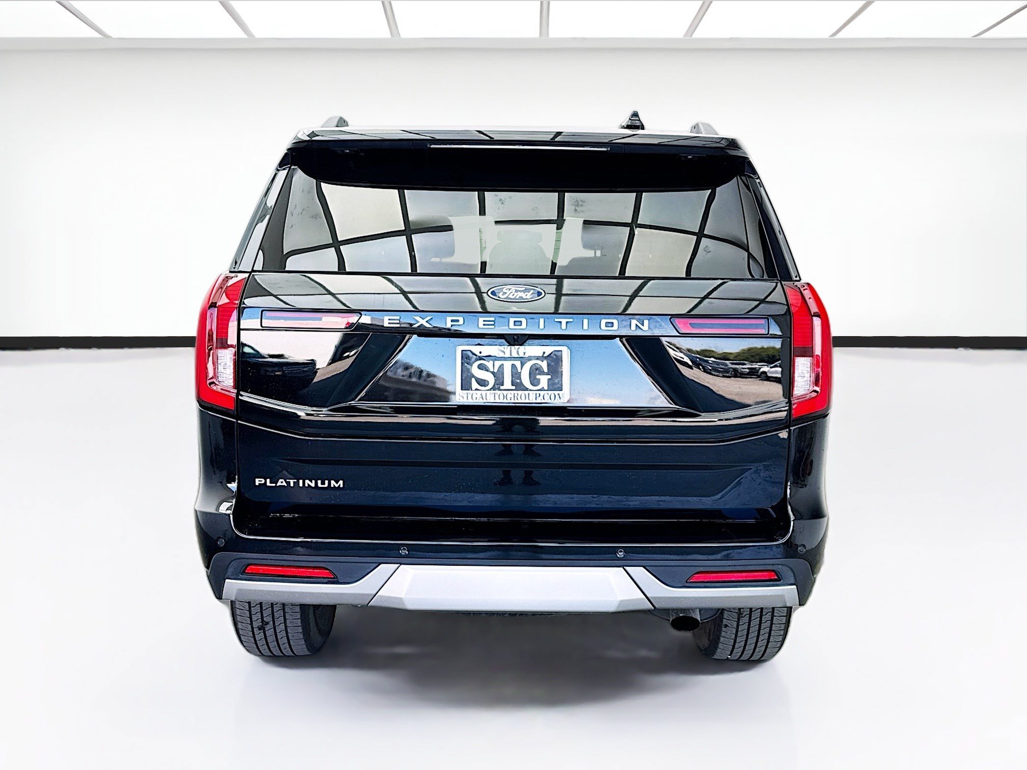 Used 2025 Ford Expedition Platinum AWD/4WD image 5