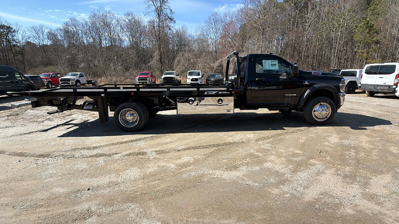 New 2025 RAM 5500 4x4 Regular Cab image 7