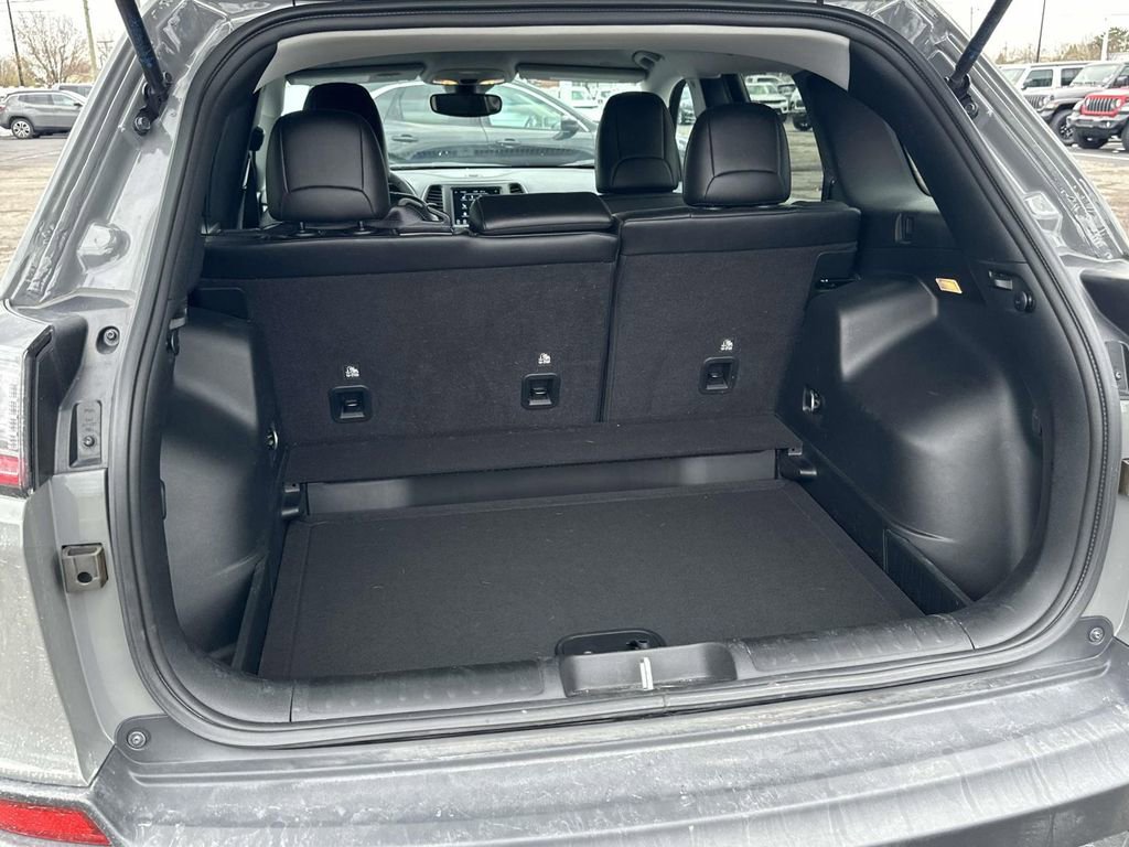 Used 2022 Jeep Cherokee Latitude Lux AWD/4WD image 11