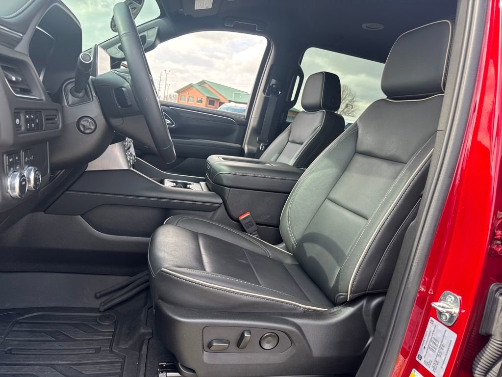Used 2024 GMC Yukon XL SLT w/ SLT Luxury Package image 22