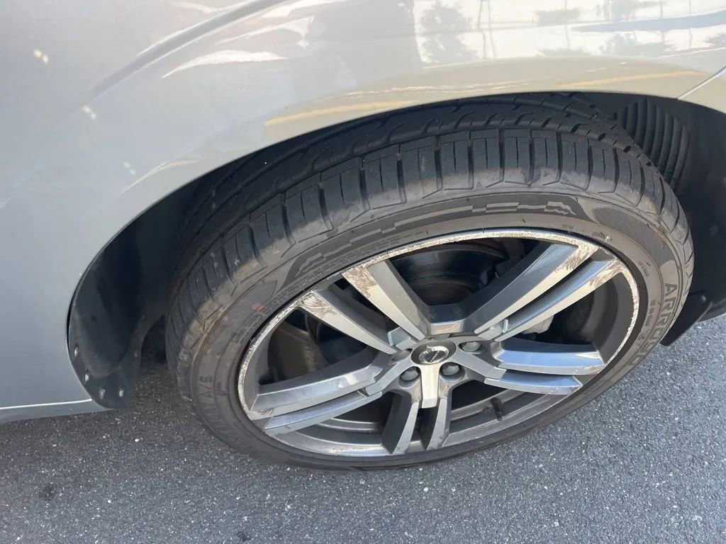 Used 2018 Volvo XC60 T5 Momentum w/ Advanced Package image 23