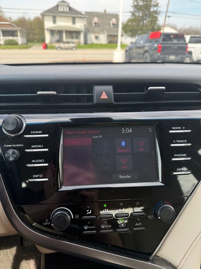 Used 2018 Toyota Camry LE image 5