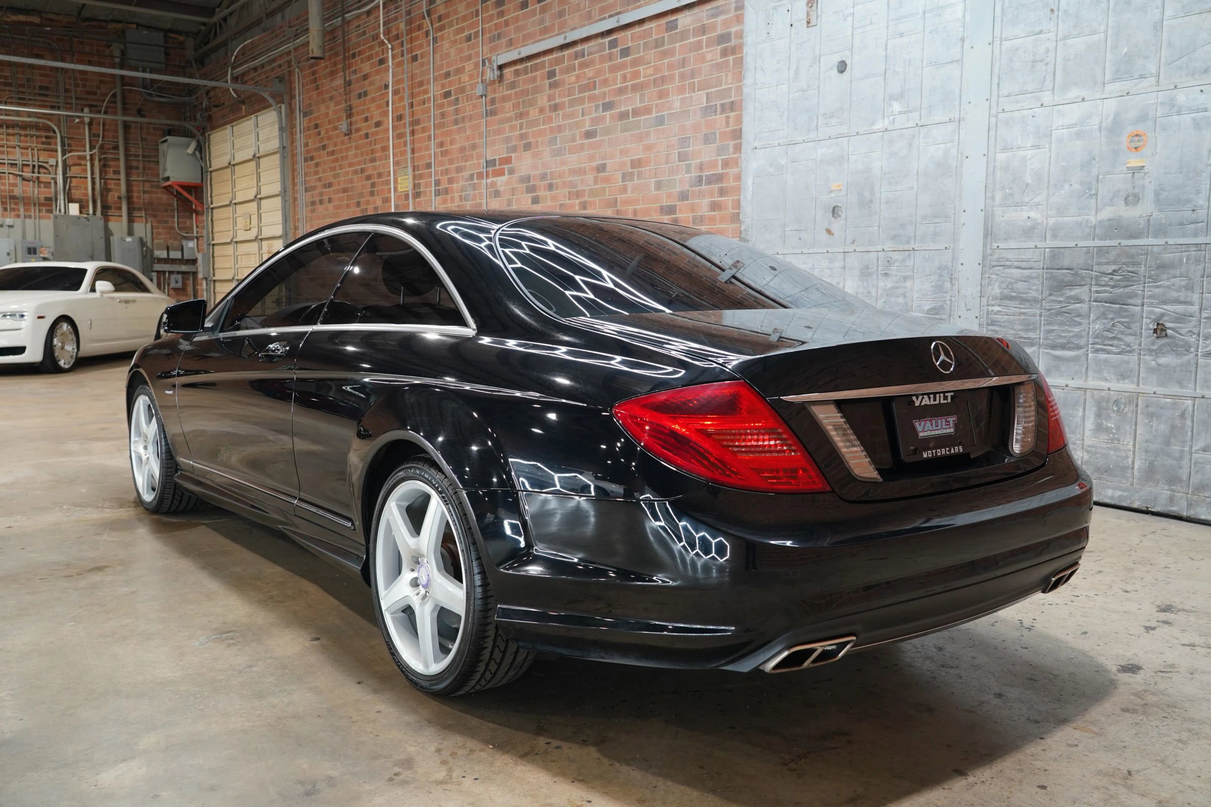 Used 2011 Mercedes-Benz CL 550 4MATIC w/ Sport Pkg Plus One image 12