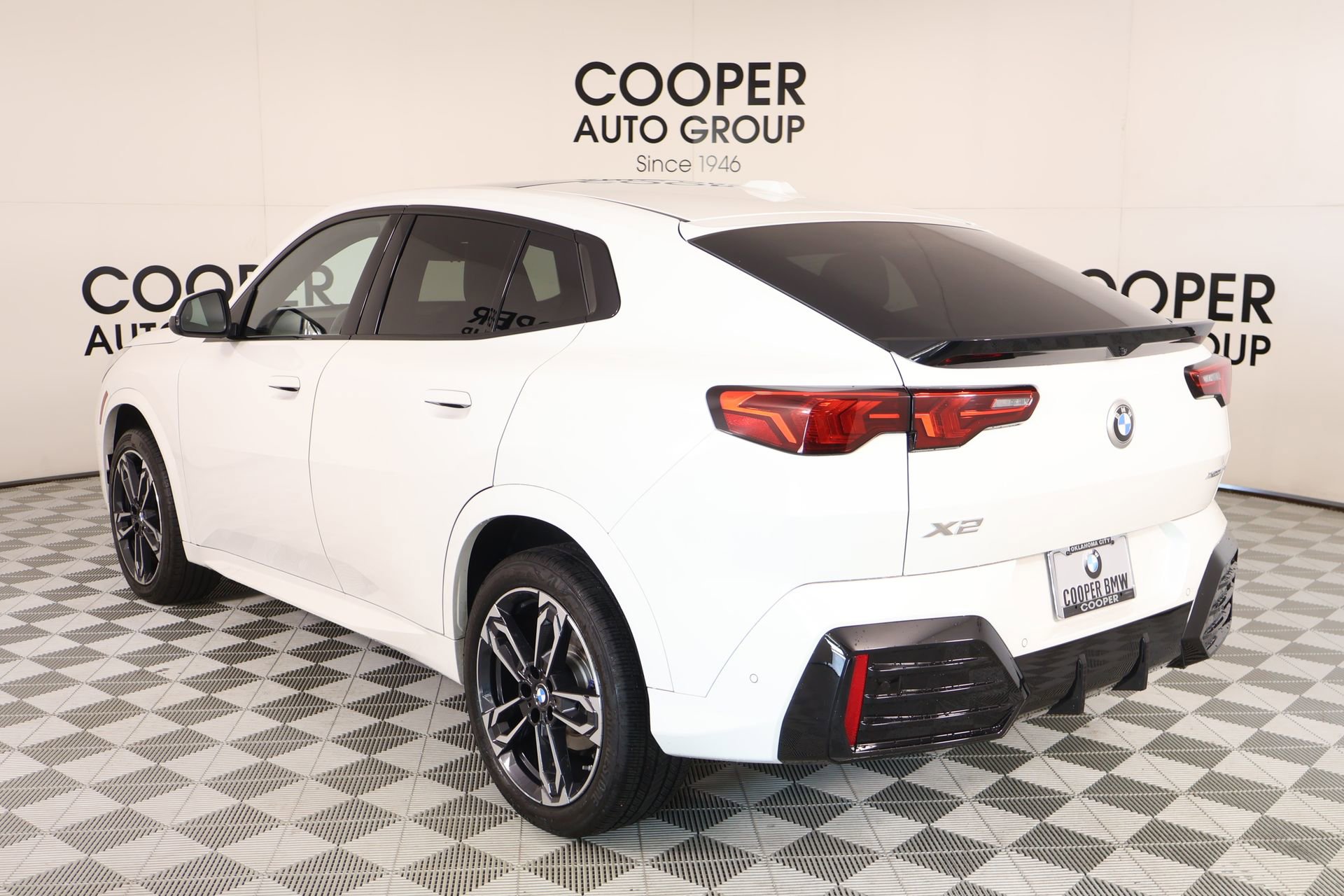 Used 2026 BMW X2 xDrive28i w/ M Sport Package AWD/4WD image 23