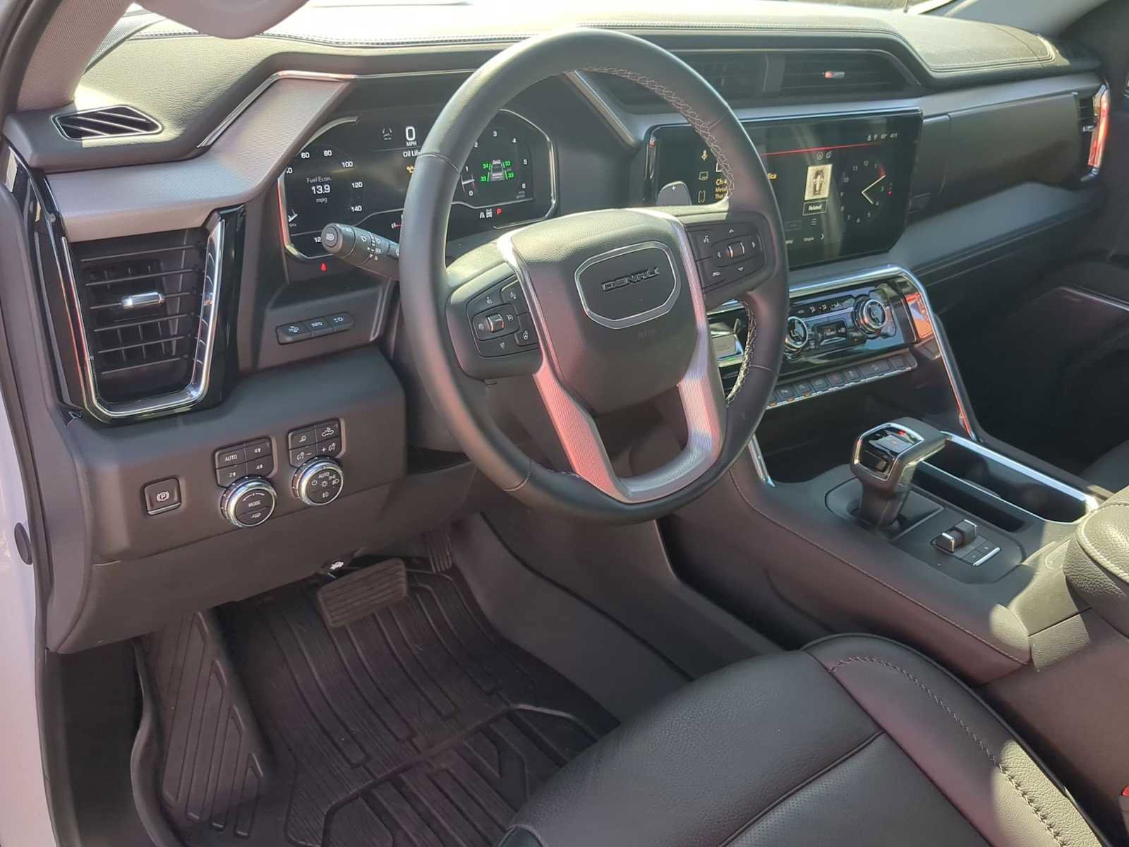 Used 2025 GMC Sierra 1500 Denali w/ Denali Reserve Package AWD/4WD image 15