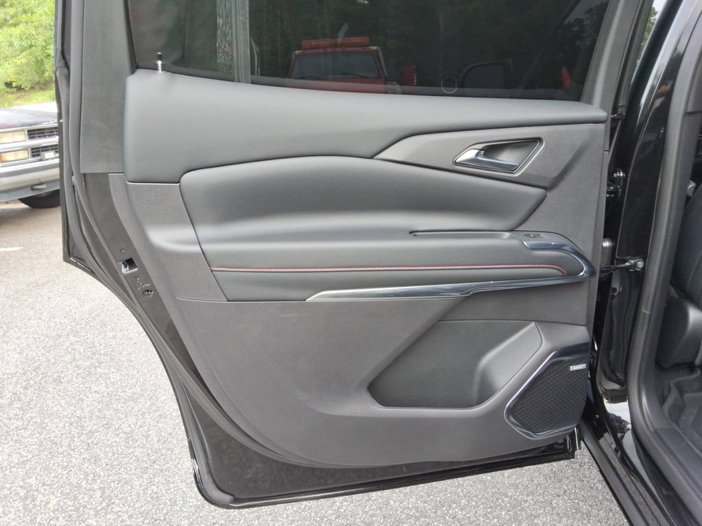 Certified 2026 Chevrolet Traverse RS w/ LPO, Floor Liner Package AWD/4WD image 17
