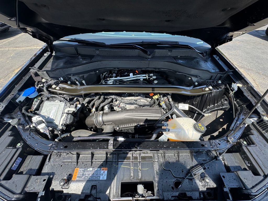 Used 2025 Ford Explorer ST-Line AWD/4WD image 12
