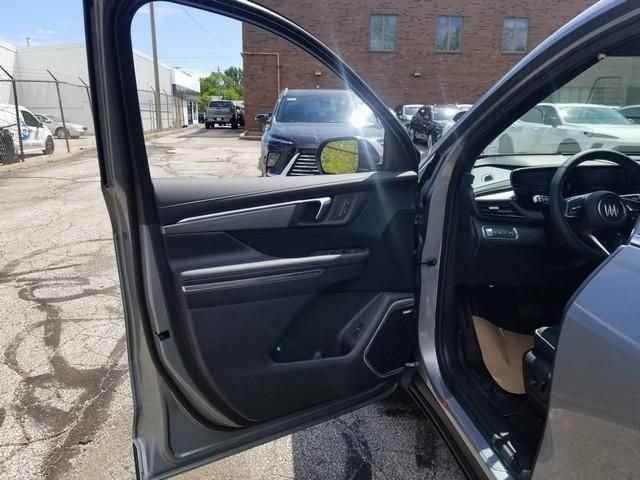 New 2026 Buick Enclave Preferred w/ LPO, Floor Liner Package FWD image 5