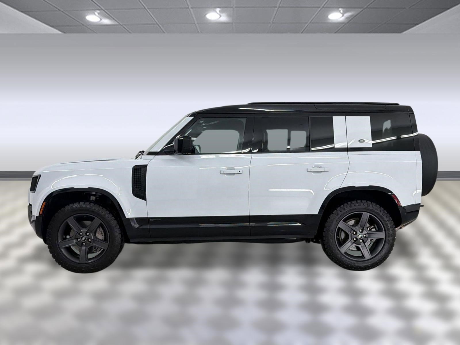 Used 2021 Land Rover Defender 110 X-Dynamic SE image 2