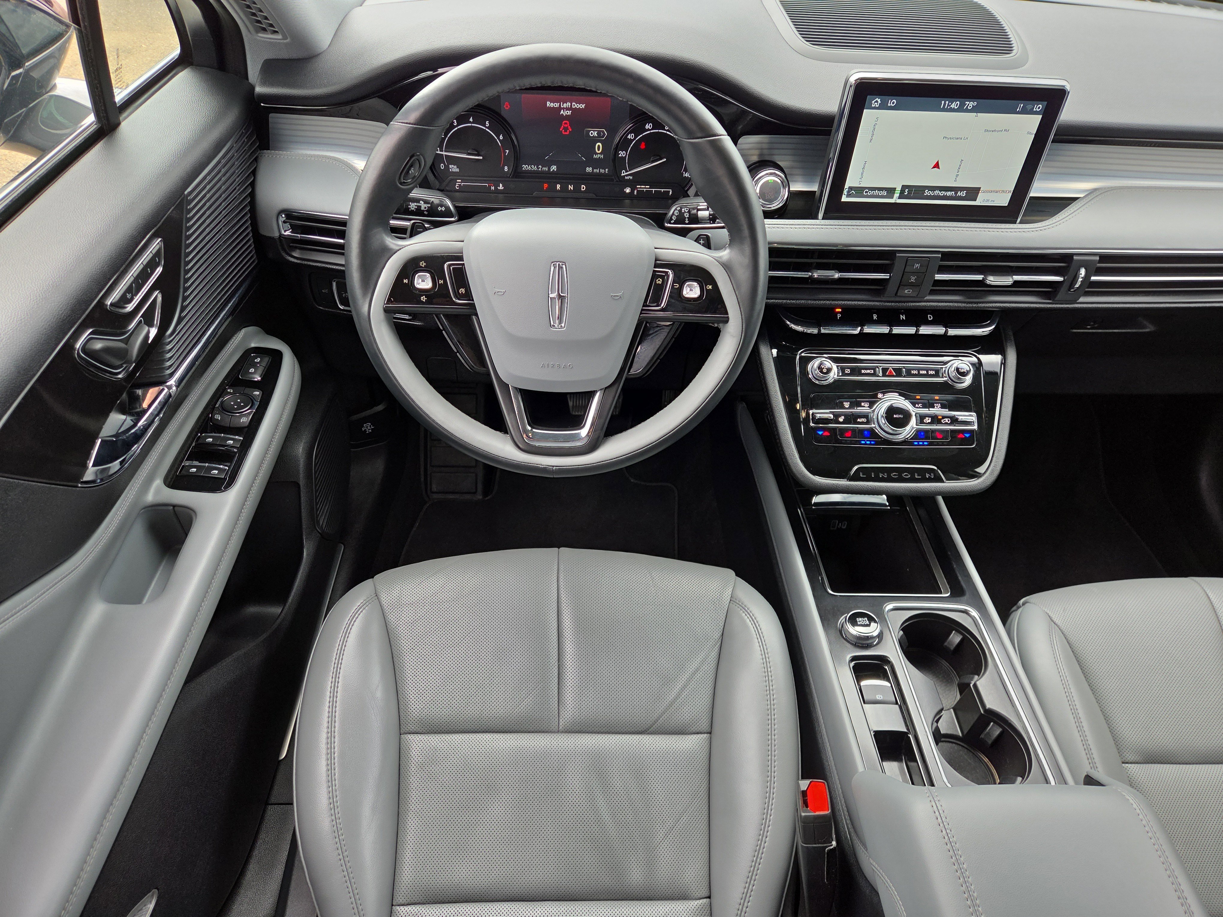 Used 2022 Lincoln Corsair AWD w/ Premium Package image 13