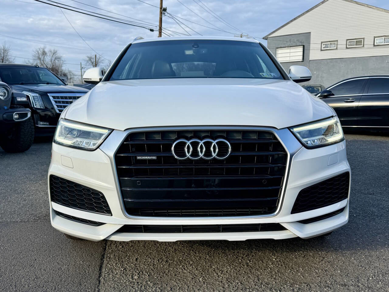 Used 2018 Audi Q3 2.0T Premium Plus w/ Premium Plus Package AWD/4WD image 3