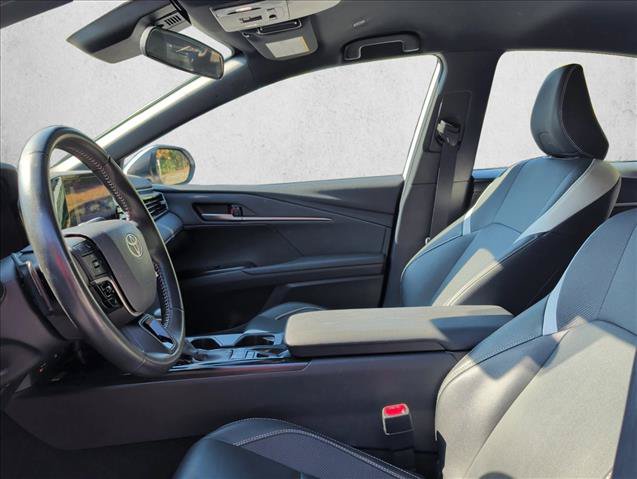 Used 2025 Toyota Camry SE FWD image 10