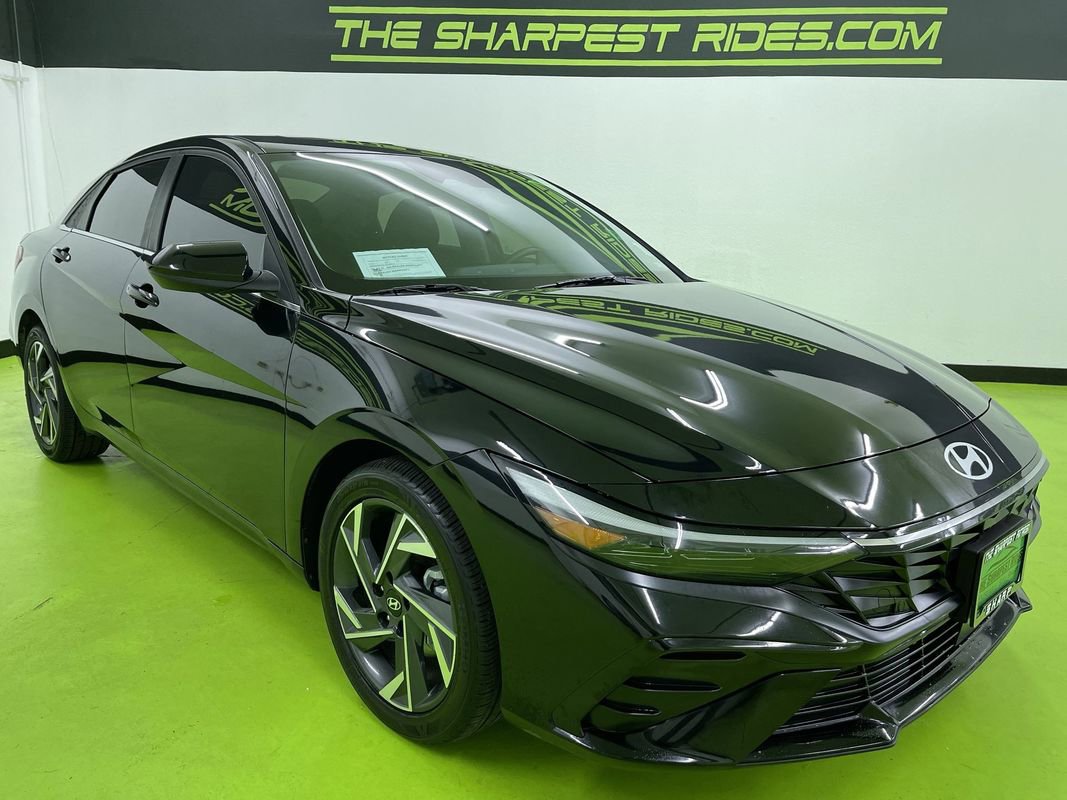 Used 2024 Hyundai Elantra SEL w/ Convenience Package image 2