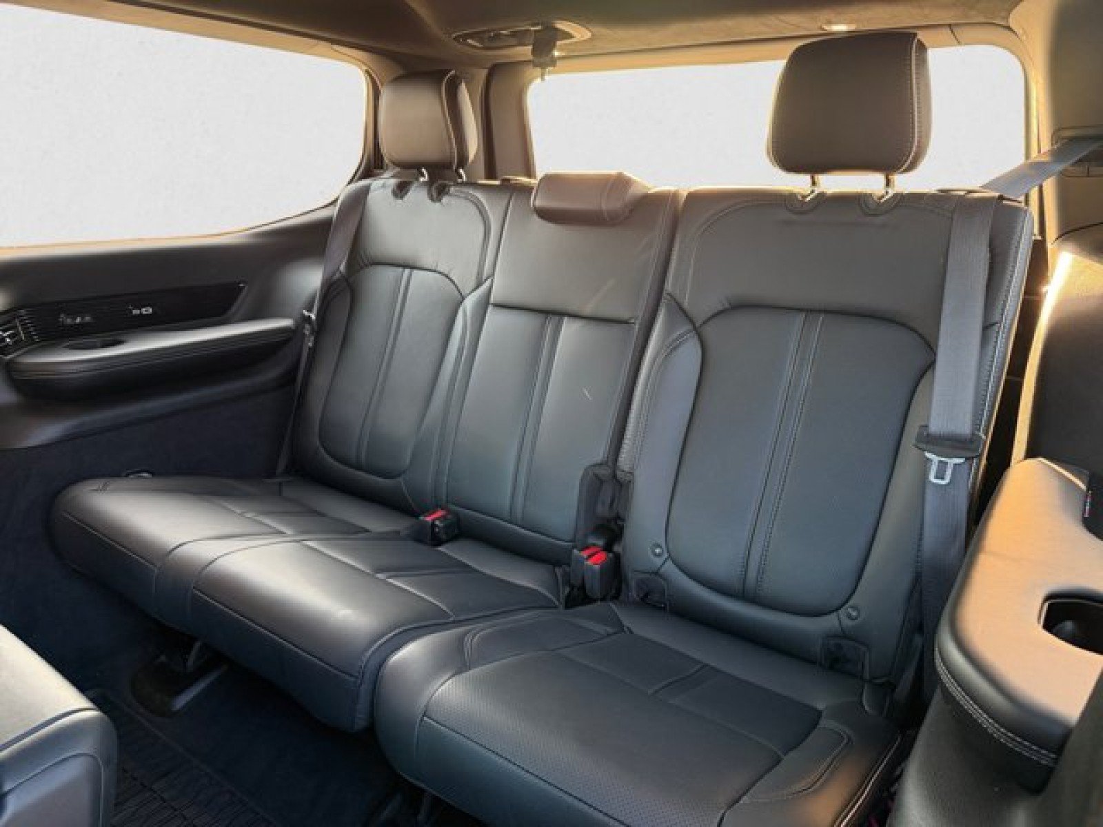 Used 2024 Jeep Grand Wagoneer Series II Obsidian w/ Quick Order Packagew 28T AWD/4WD image 19