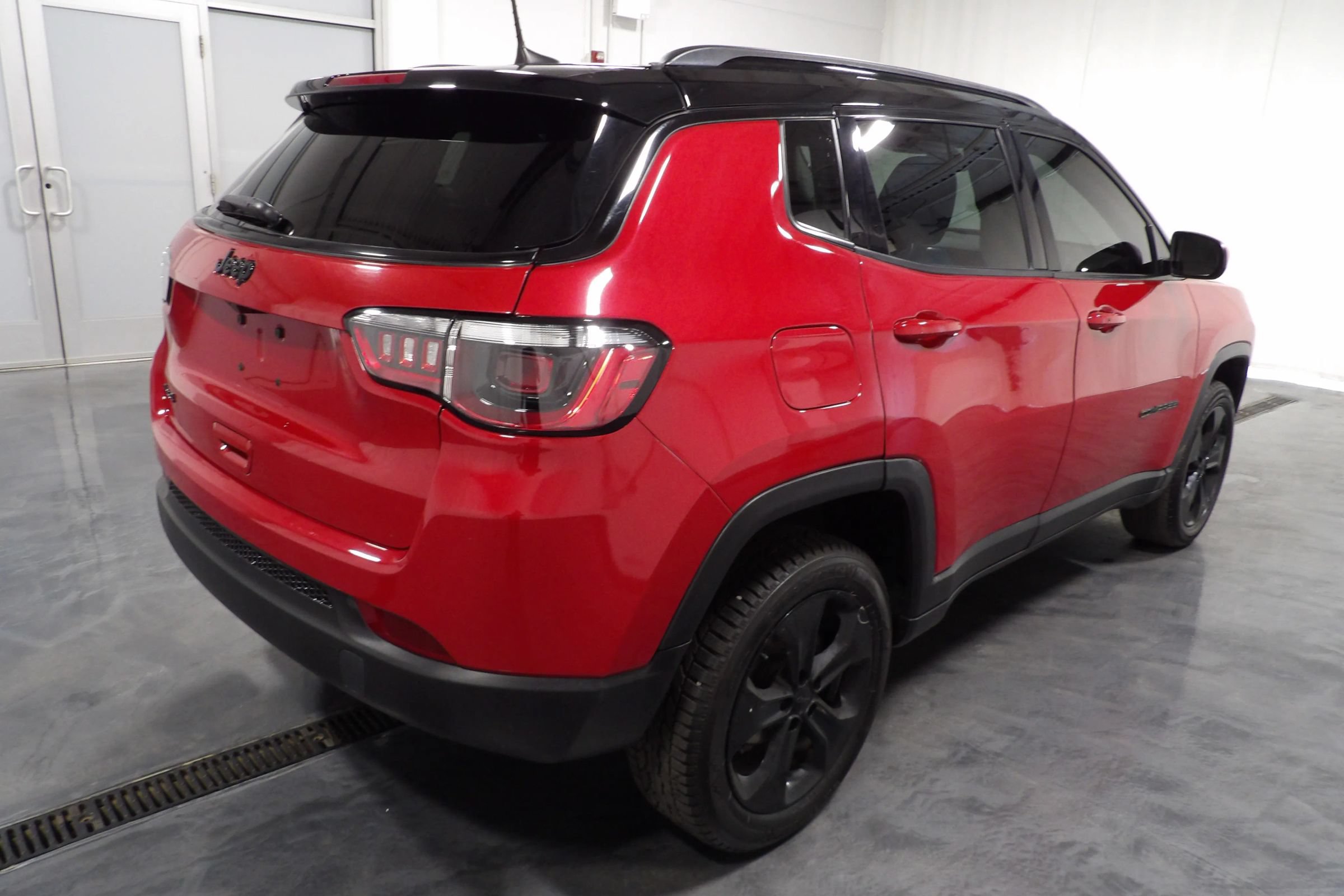 Used 2019 Jeep Compass Latitude AWD/4WD image 5