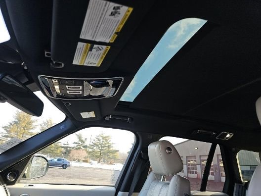 Used 2016 Land Rover Range Rover HSE image 9