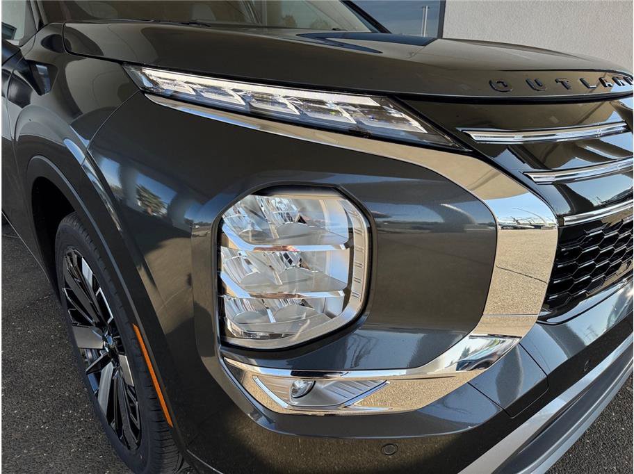 New 2026 Mitsubishi Outlander SEL FWD image 23