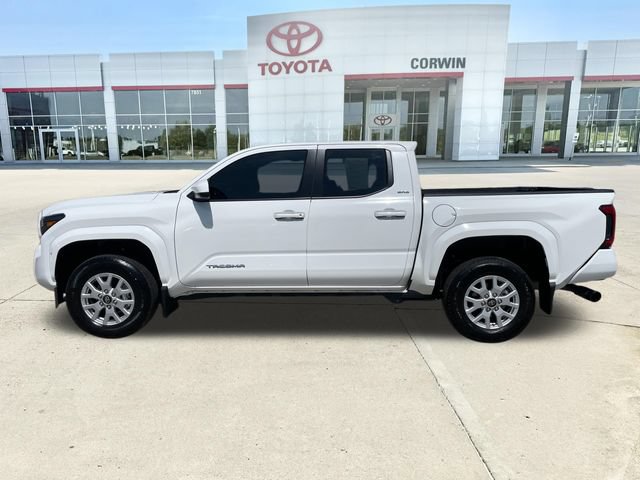 Used 2026 Toyota Tacoma SR5 AWD/4WD image 2