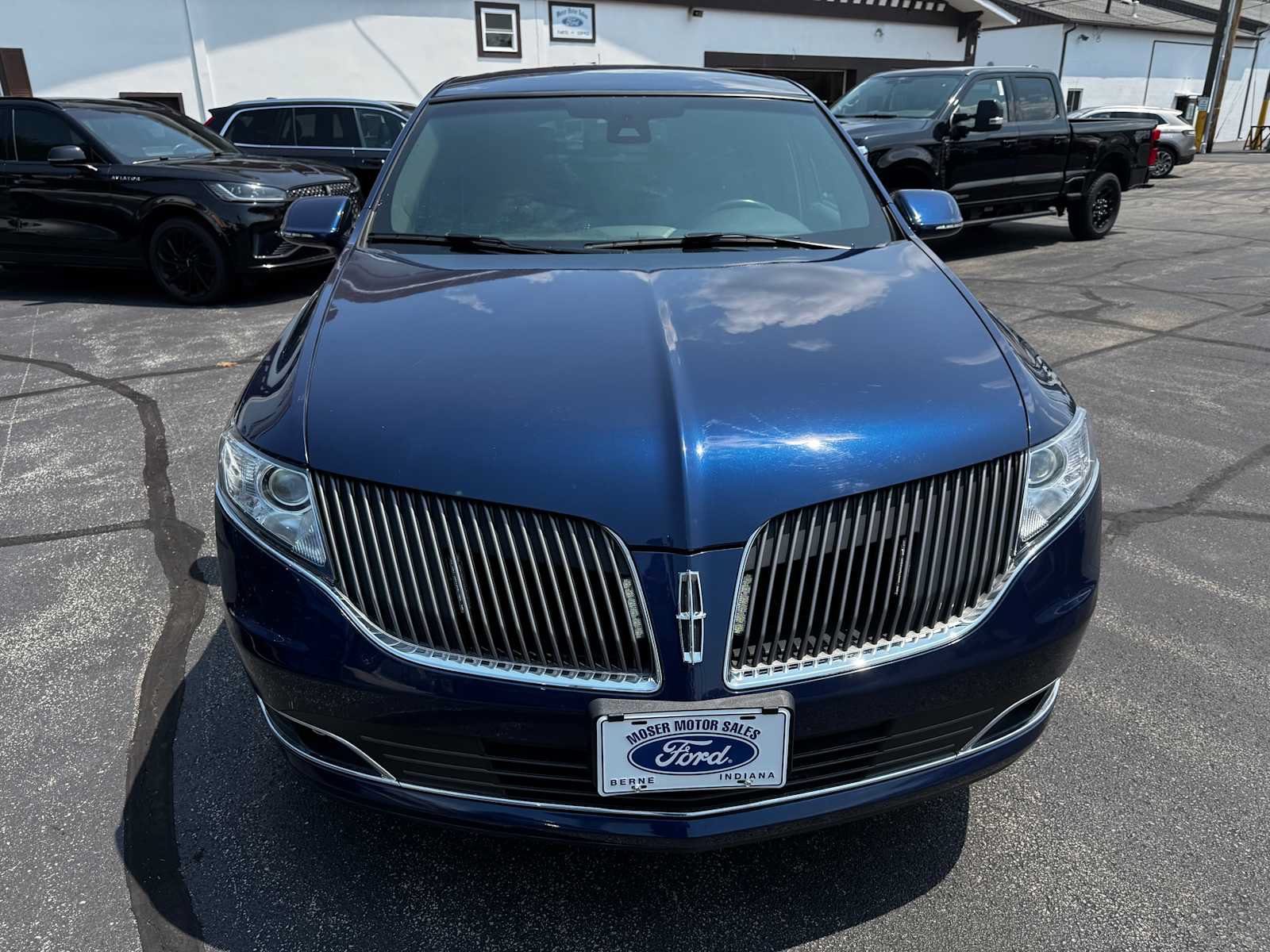 Used 2013 Lincoln MKT AWD image 16