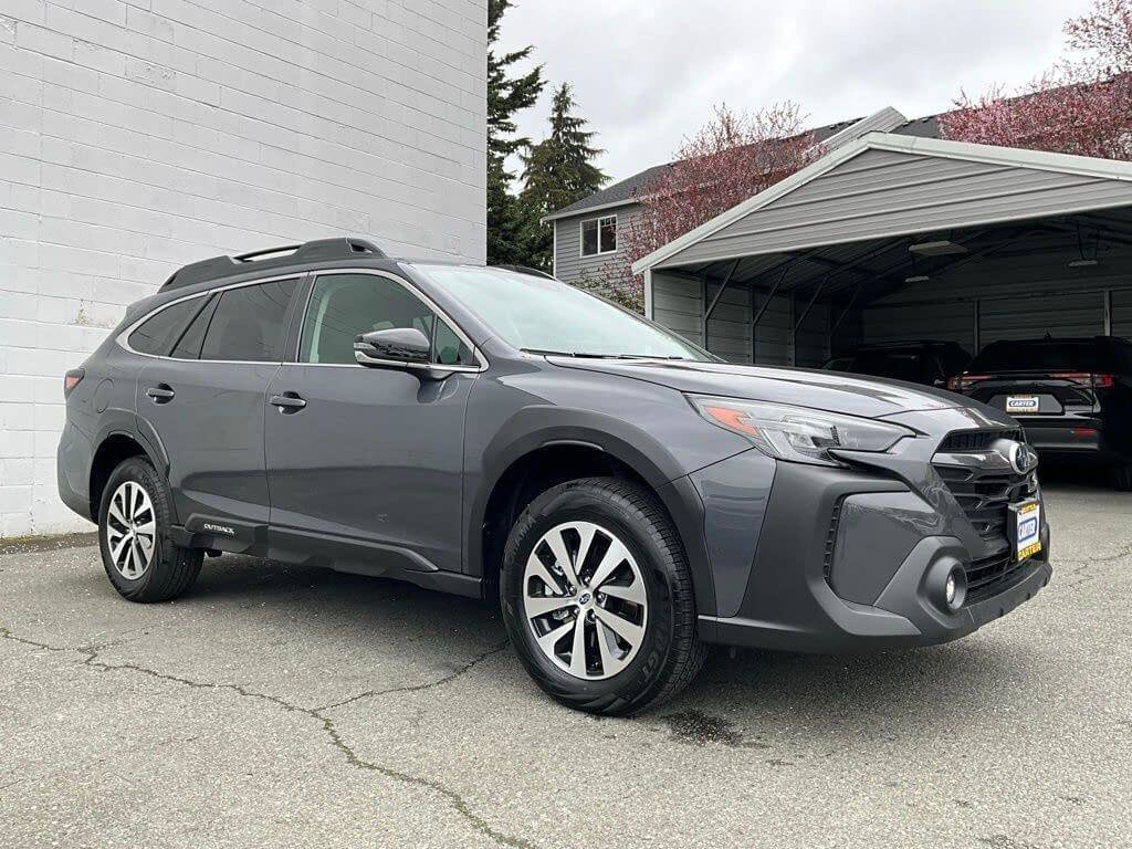 Certified 2023 Subaru Outback Premium image 3