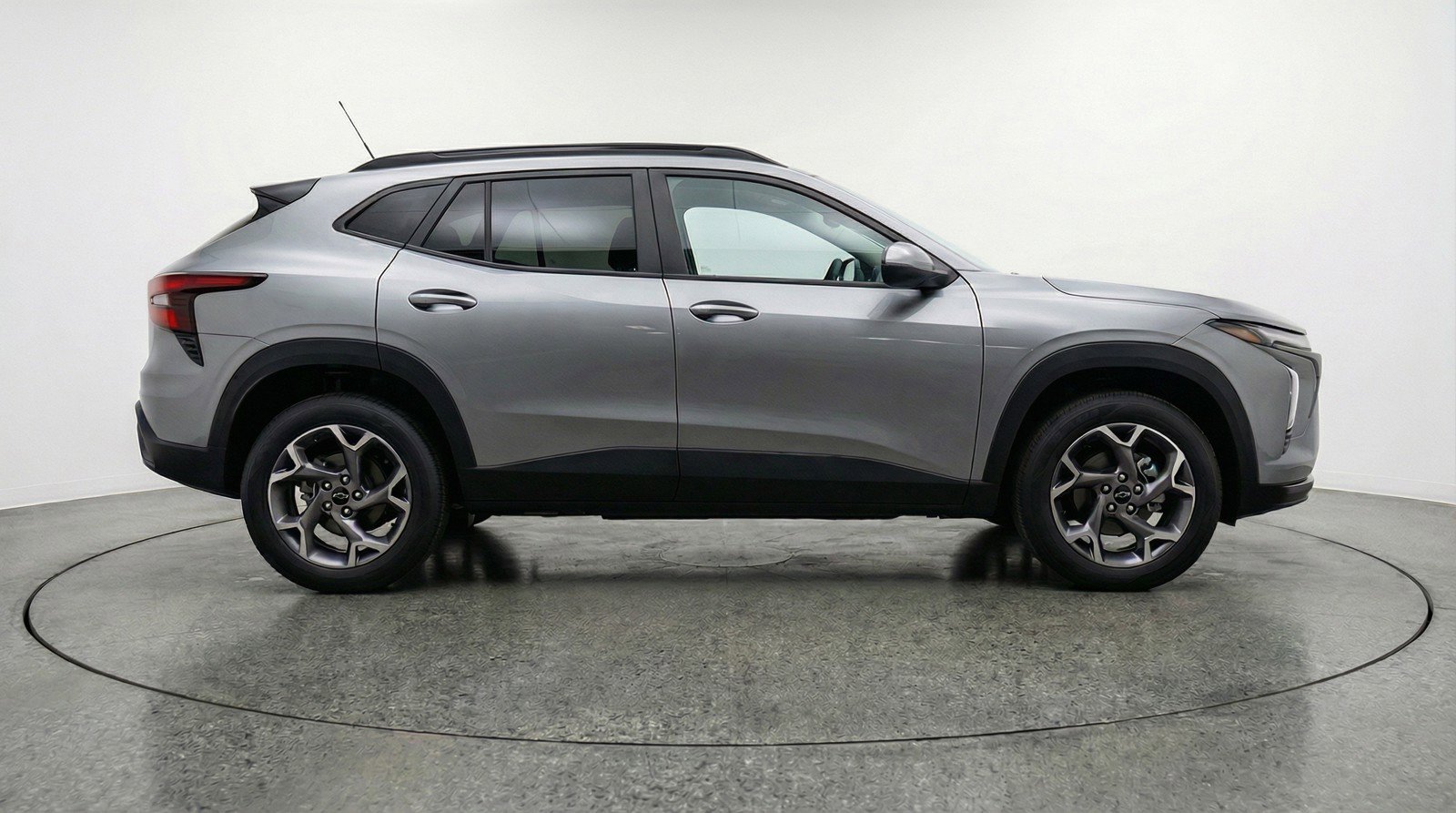 Used 2025 Chevrolet Trax LT image 11