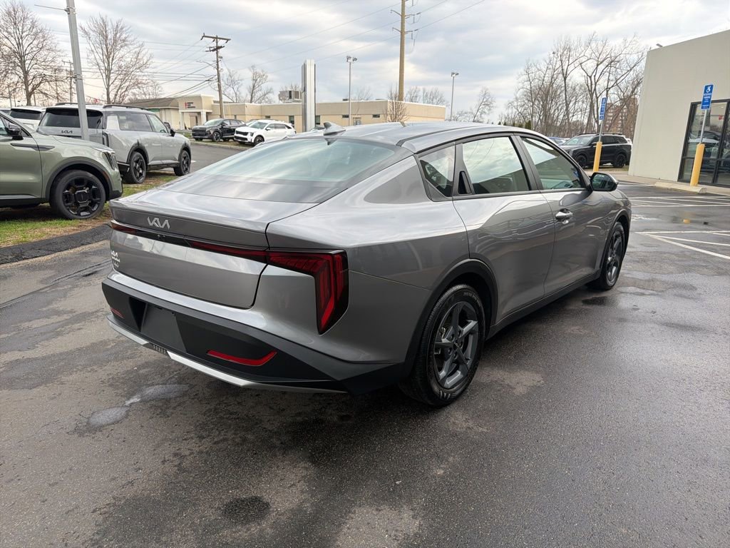 Used 2025 Kia K4 LXS image 6